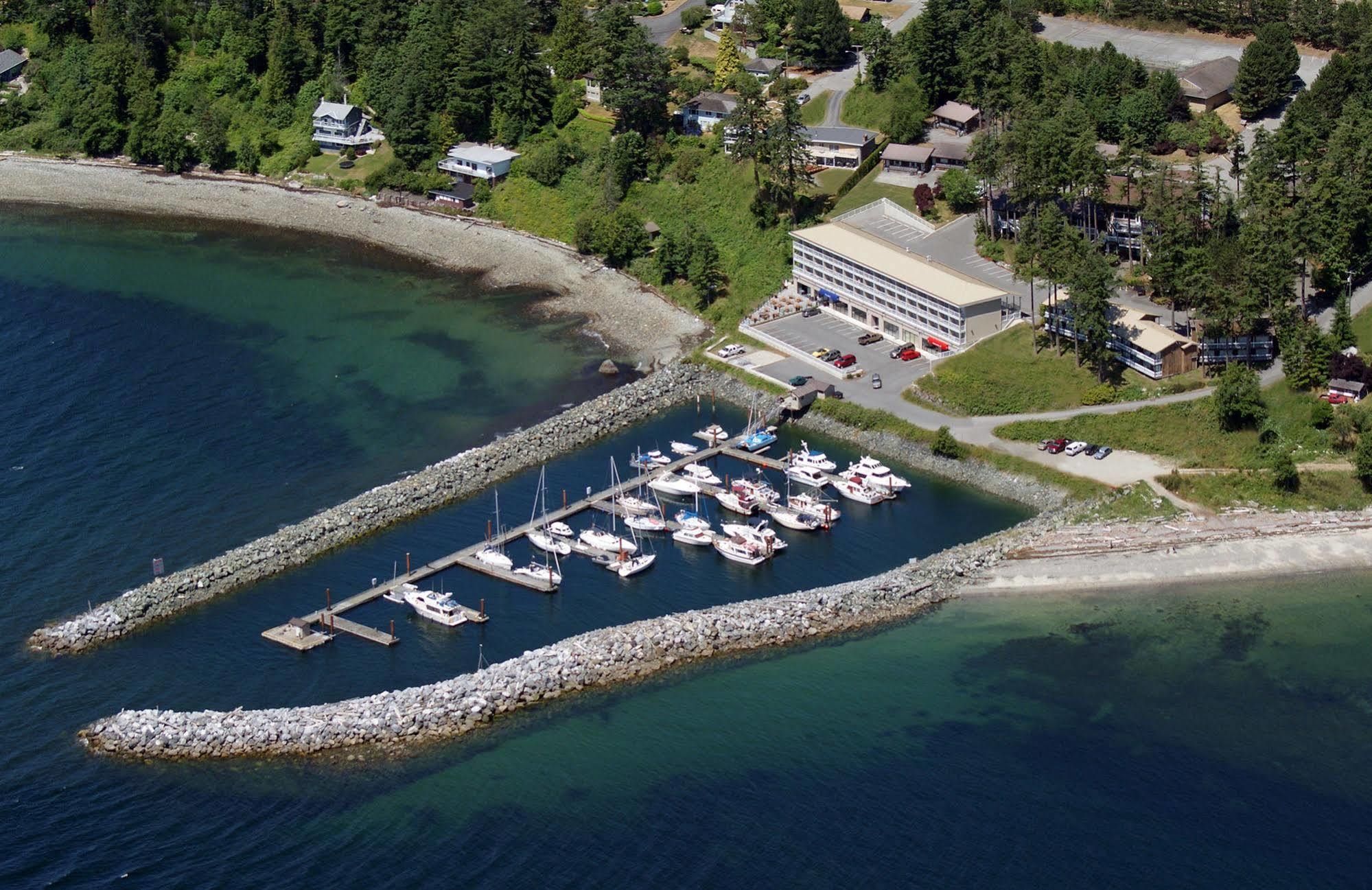 Beach Gardens Resort And Marina Powell River Exterior photo